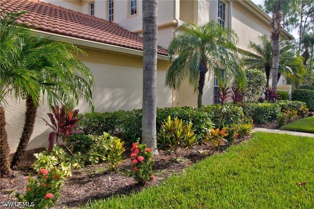 7848 Clemson ST 6-202, Naples, FL 34104