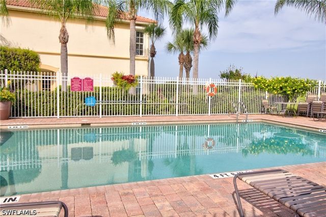 7848 Clemson ST 6-202, Naples, FL 34104
