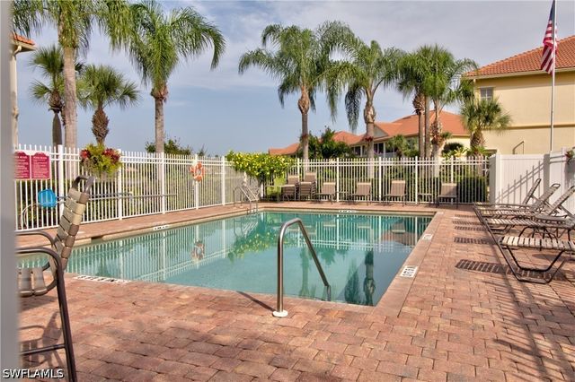 7848 Clemson ST 6-202, Naples, FL 34104