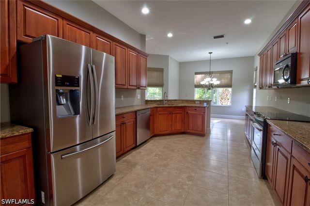 7848 Clemson ST 6-202, Naples, FL 34104