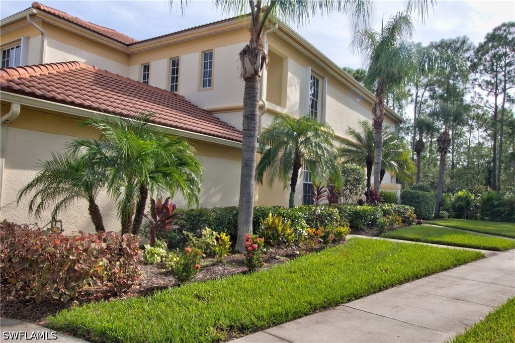 7848 Clemson ST 6-202, Naples, FL 34104