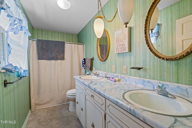 1510 Sun Valley Drive, Greeneville, TN 37745