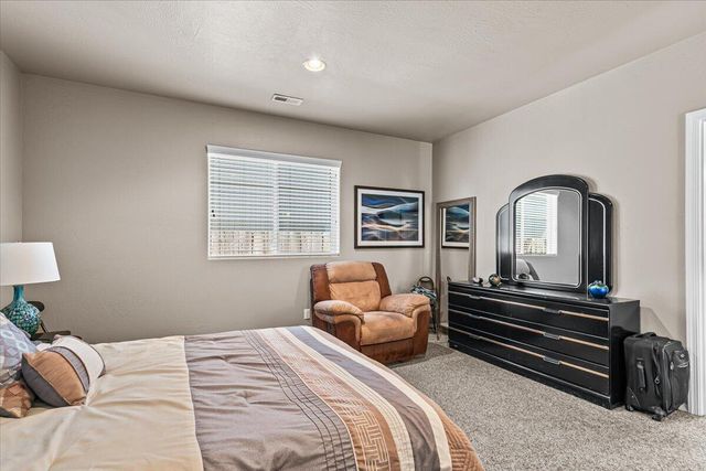 2264 College Way, Medford, OR 97504