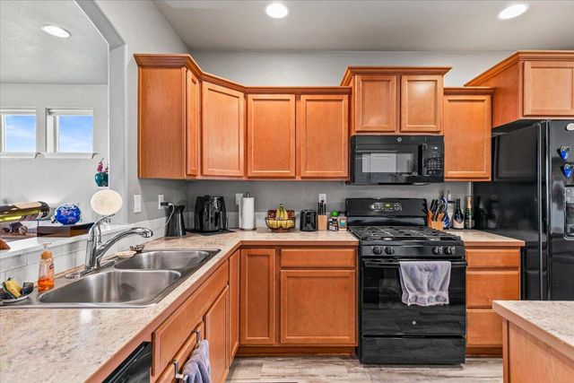 2264 College Way, Medford, OR 97504