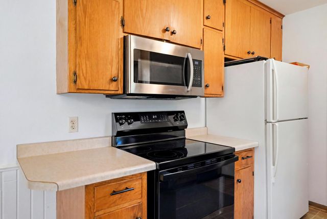 4909 Wisconsin Avenue N, New Hope, MN 55428