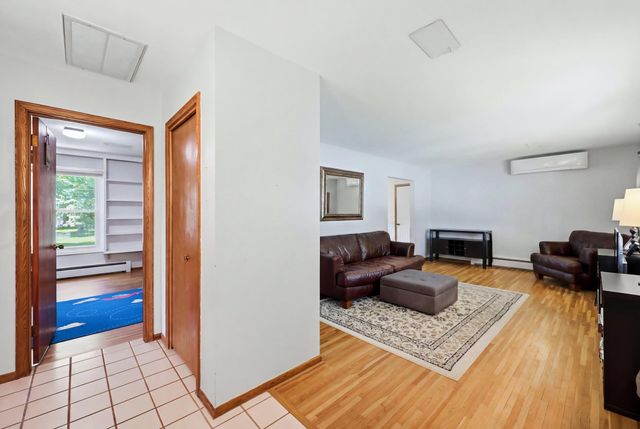 4909 Wisconsin Avenue N, New Hope, MN 55428