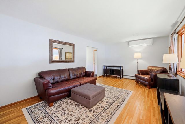 4909 Wisconsin Avenue N, New Hope, MN 55428