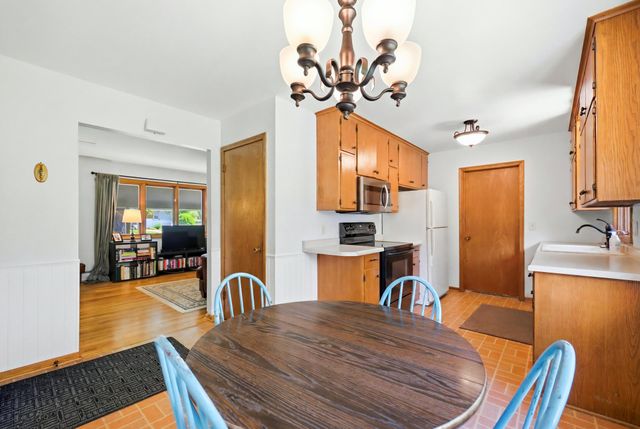 4909 Wisconsin Avenue N, New Hope, MN 55428