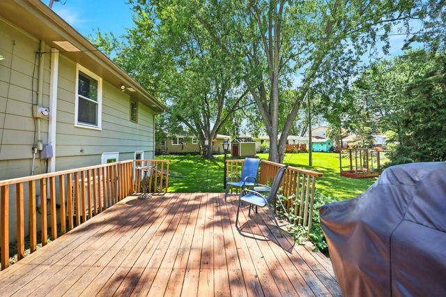 4909 Wisconsin Avenue N, New Hope, MN 55428