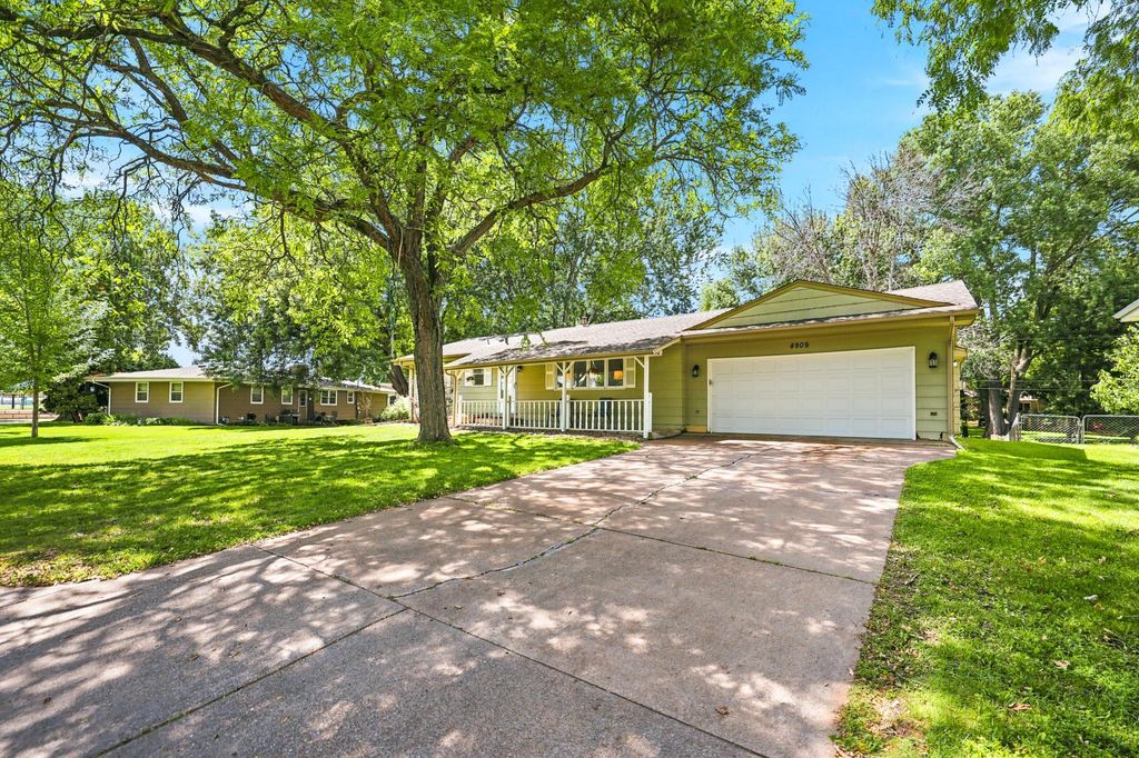 4909 Wisconsin Avenue N, New Hope, MN 55428