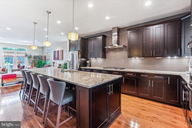 8135 VILLAGE CREST DR #125, Ellicott City, MD 21043