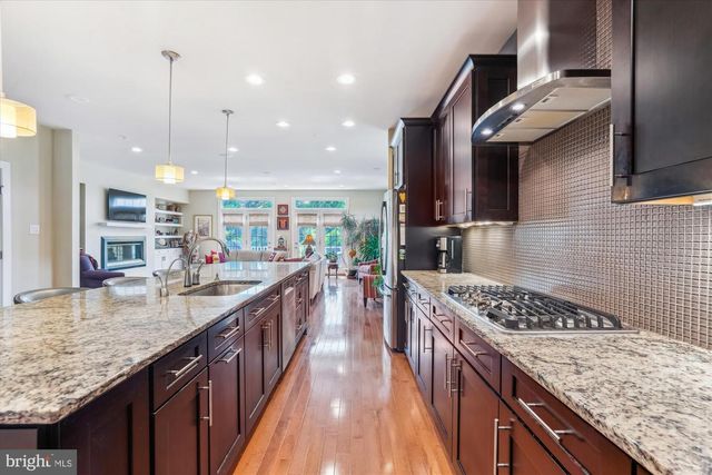 8135 VILLAGE CREST DR #125, Ellicott City, MD 21043