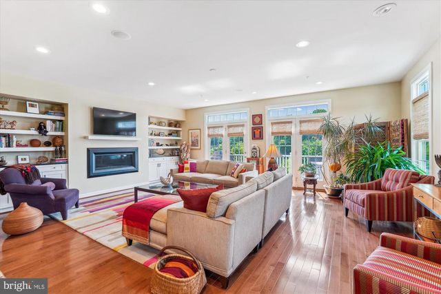 8135 VILLAGE CREST DR #125, Ellicott City, MD 21043