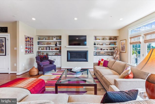8135 VILLAGE CREST DR #125, Ellicott City, MD 21043