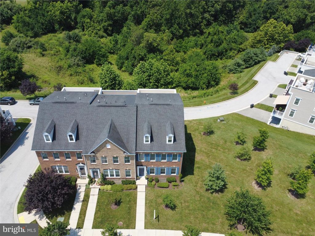 8135 VILLAGE CREST DR #125, Ellicott City, MD 21043