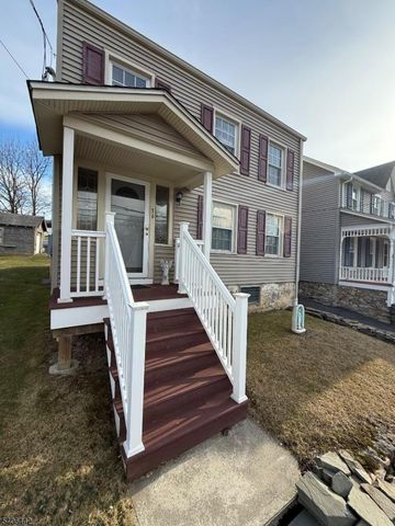 36 Willow Ave, Bloomsbury Boro, NJ 08804