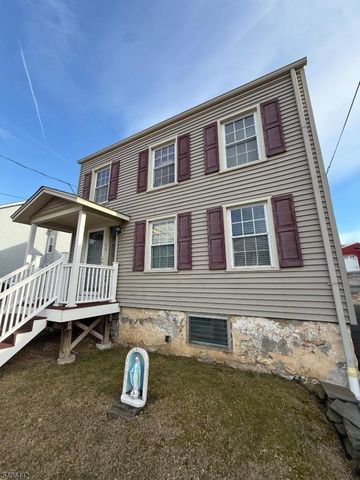 36 Willow Ave, Bloomsbury Boro, NJ 08804