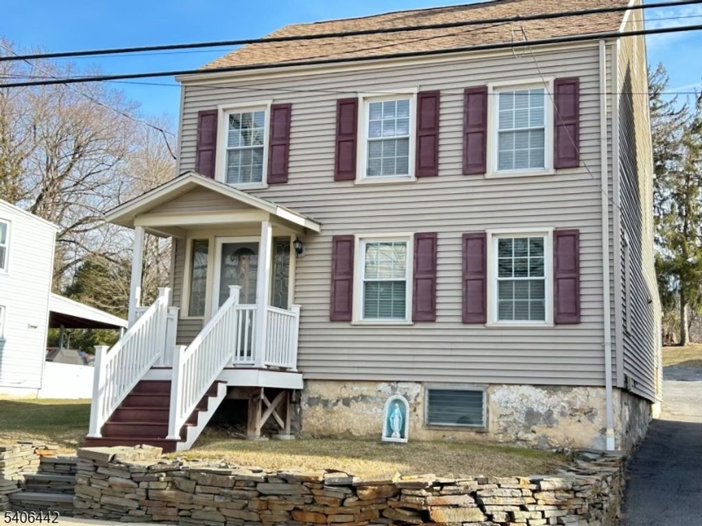 36 Willow Ave, Bloomsbury Boro, NJ 08804