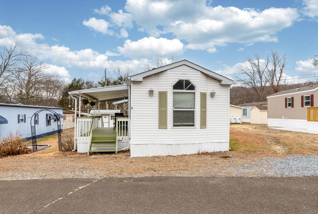 108 Clark Road TRLR 18, Naugatuck, CT 06770