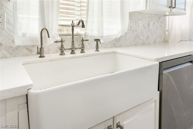 8225 Weeping Springs Avenue, Las Vegas, NV 89131