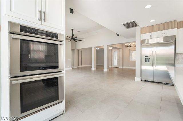 8225 Weeping Springs Avenue, Las Vegas, NV 89131
