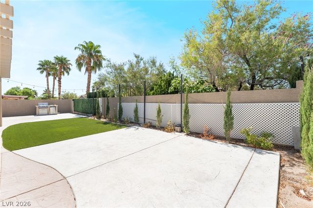 8225 Weeping Springs Avenue, Las Vegas, NV 89131