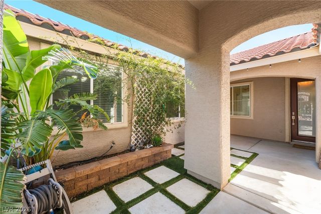 8225 Weeping Springs Avenue, Las Vegas, NV 89131