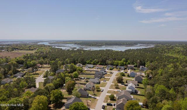 410 Peppermint Drive, Hubert, NC 28539