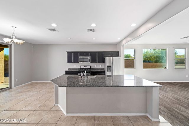 6623 E Via Jardin Verde, Tucson, AZ 85756