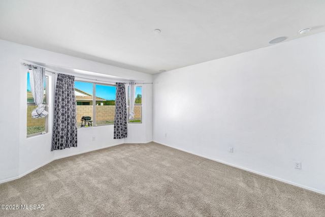 6623 E Via Jardin Verde, Tucson, AZ 85756