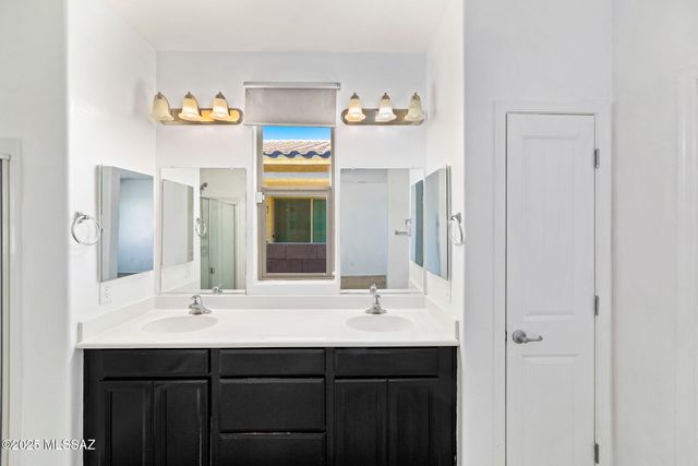 6623 E Via Jardin Verde, Tucson, AZ 85756