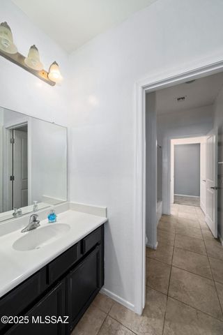 6623 E Via Jardin Verde, Tucson, AZ 85756