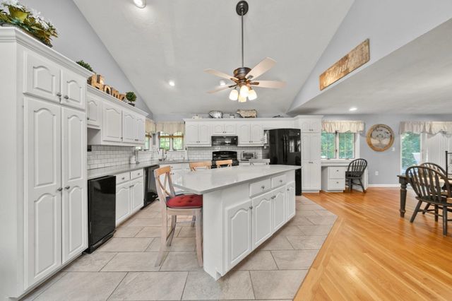 31 Columbus Road, Woburn, MA 01801