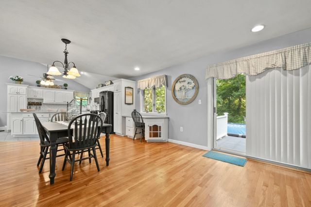 31 Columbus Road, Woburn, MA 01801