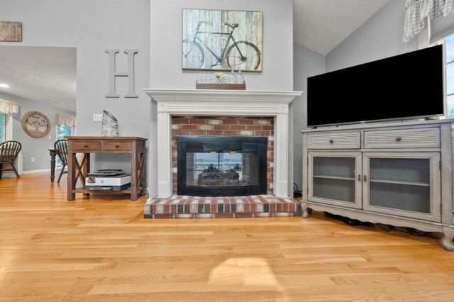31 Columbus Road, Woburn, MA 01801