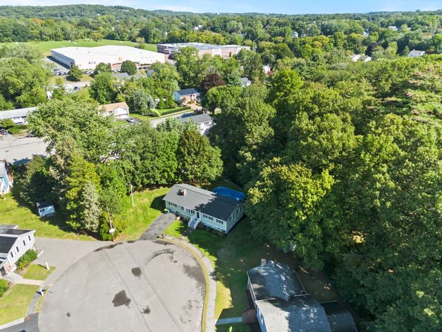 31 Columbus Road, Woburn, MA 01801