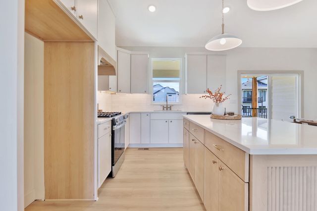 2710 N Bracken St, Wichita, KS 67226