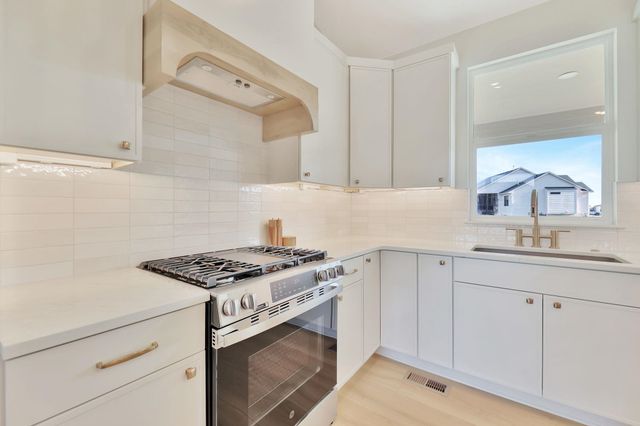 2710 N Bracken St, Wichita, KS 67226