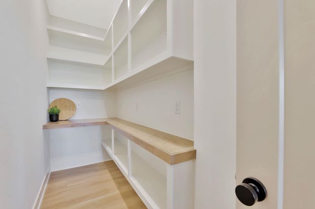 2710 N Bracken St, Wichita, KS 67226