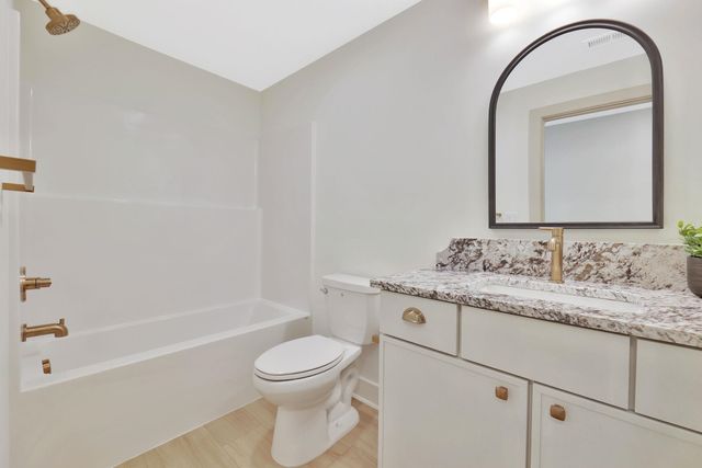 2710 N Bracken St, Wichita, KS 67226