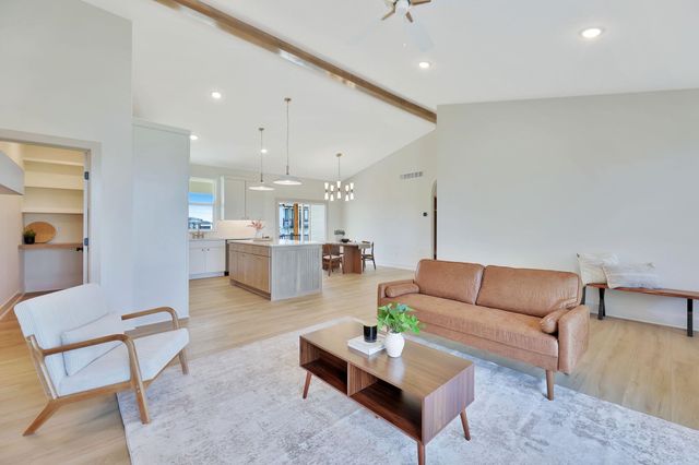 2710 N Bracken St, Wichita, KS 67226