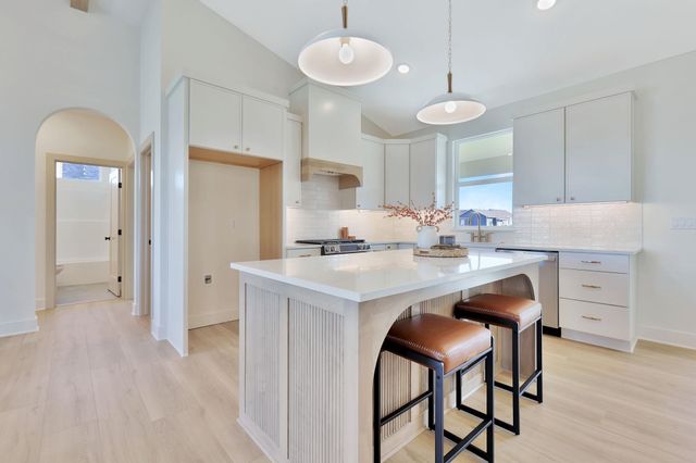 2710 N Bracken St, Wichita, KS 67226