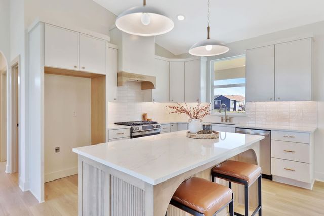 2710 N Bracken St, Wichita, KS 67226