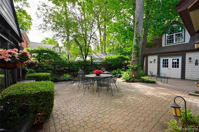 680 Wimbleton Drive, Birmingham, MI 48009