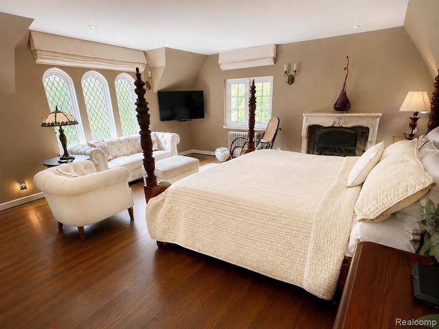 680 Wimbleton Drive, Birmingham, MI 48009