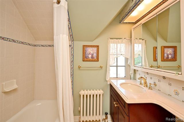 680 Wimbleton Drive, Birmingham, MI 48009