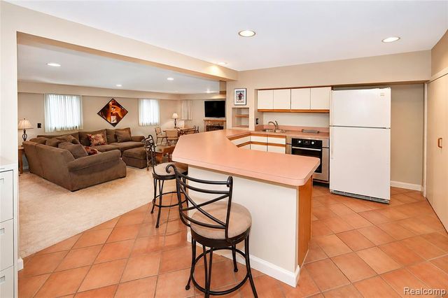 680 Wimbleton Drive, Birmingham, MI 48009
