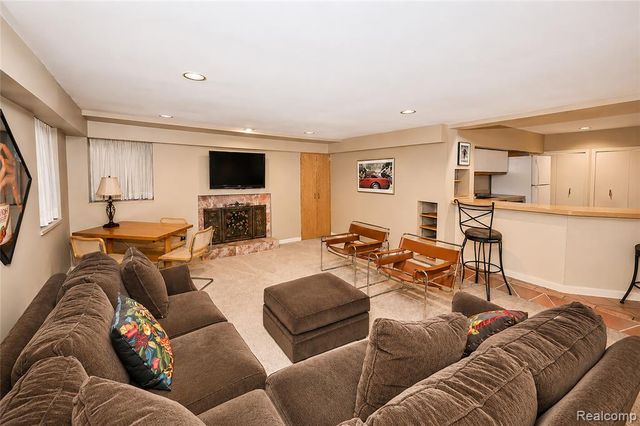680 Wimbleton Drive, Birmingham, MI 48009