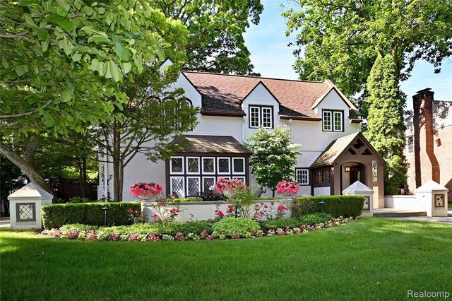 680 Wimbleton Drive, Birmingham, MI 48009