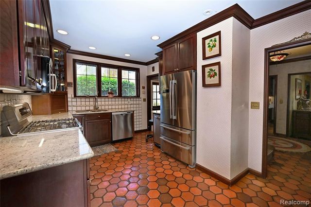 680 Wimbleton Drive, Birmingham, MI 48009